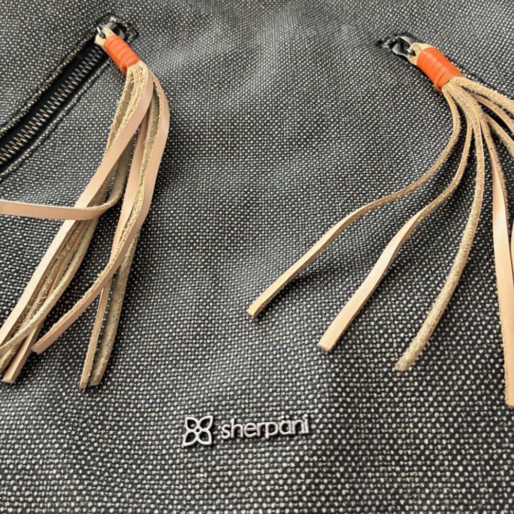 Sherpani Tempest AT Convertible Tote - Picture 5 of 7